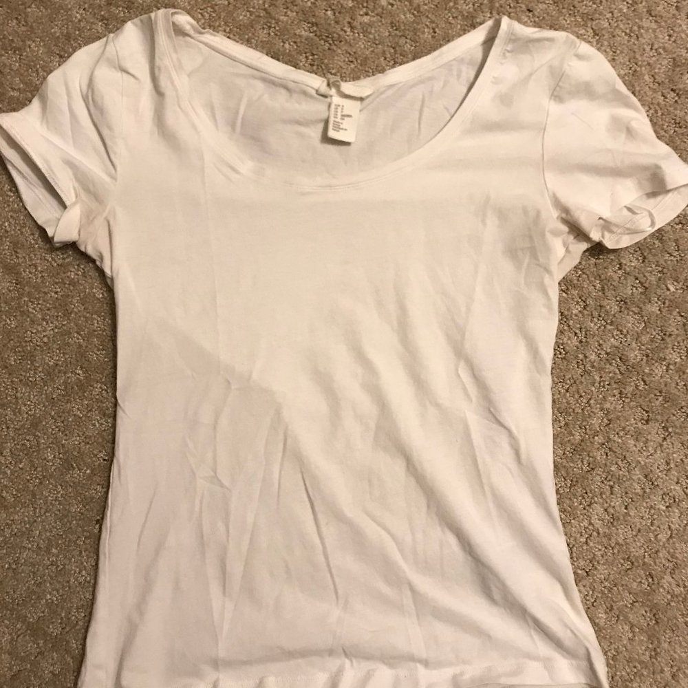 women's white tee